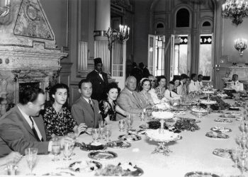 “Mbreti Zog, thirri si miq për darkë në shtëpinë e tij në Aleksandri, Mbretin Faruk; Mbretin Abdulla; Kryetarin e Syrisë, Shyqri Kueatly; Myftinë e Jeruzalemit dhe…/ Kujtimet e kolonel Hysen Selmanit