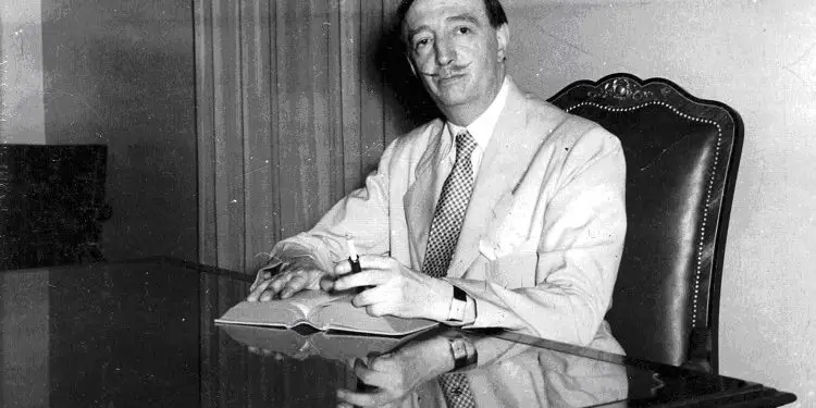 “Nën udhëzimin e Mbretit Zog, personat që do të zgjidhen nga partitë, për komitetin politik, duhet të jenë kompetent, përveç Mit’hat Frashërit, që është…”/ Kujtimet e kolonel Hysen Selmanit