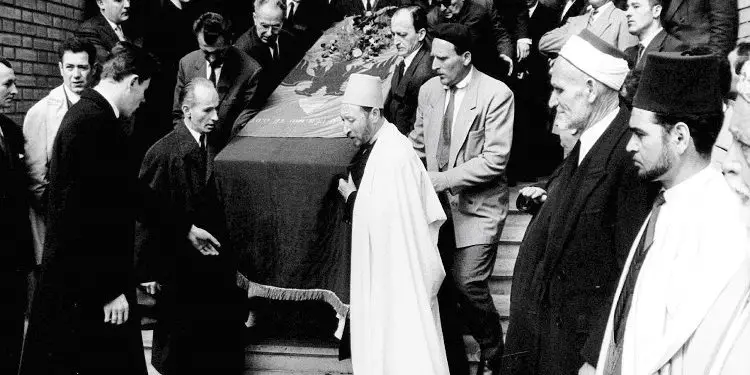 “Më 9 prill 1961, në ora 15 e 40, pak minuta para se të ndahej nga jeta, Mbreti Zog I-rë, mori Princin Leka në prehër dhe i tha…”/ Kujtimet e kolonel Hysen Selmanit