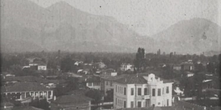 Fotografi me pamje të ndryshme të Tiranës 1917-1993