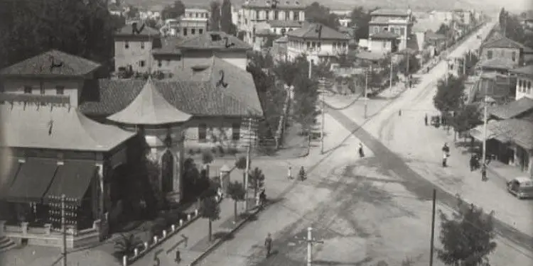 Fotografi me pamje të ndryshme të Tiranës 1917-1993