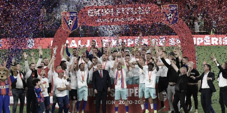 “Nga sportistët e Durrësit, tek ata të ‘Vllaznisë’ së Shkodrës, të cilët bënë epokë e së bashku me tifozeritë e tyre…”/ Refleksionet e gazetarit dhe publicistit të njohur