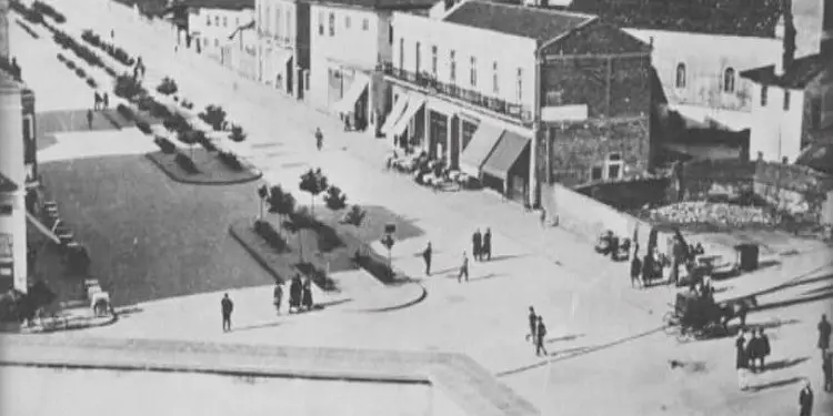 Fotografi me pamje të ndryshme të Tiranës 1917-1993