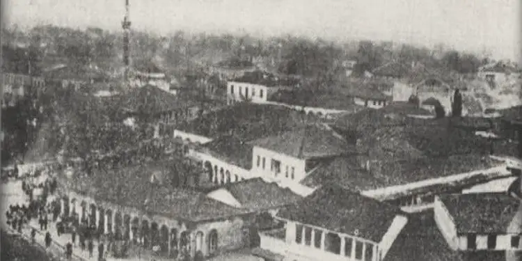 Fotografi me pamje të ndryshme të Tiranës 1917-1993