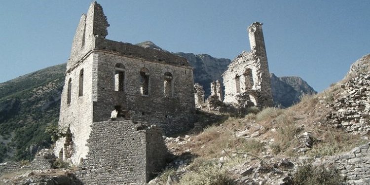 “Nga haremi me vajzat e reja, te Veliu që firmosi pavarësinë më 1912-ën dhe refuzimi i ultimatumit të gjeneralit grek, për të njohur qeverinë e Zografit…”/ Historia e panjohur sarajeve dhe familjes Këlcyra