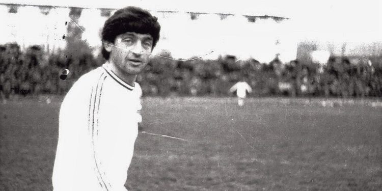 “Në hetuesinë e Beratit, pashë mbi 50 tifozë të arrestuar, që i mbanin me një këmbë dhe…”? Dëshmia e rrallë e arbitrit të “betejës” ‘Dinamo’ – ‘Naftëtari’, e 5 qershorit ’88, që alarmoi Tiranën