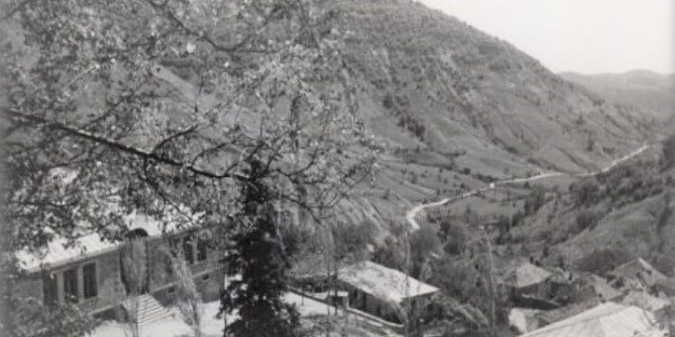 Fotografi të ndryshme me pamje të fshatit Dardhë të Korçës