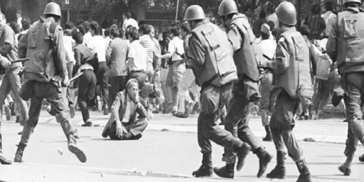 “Familja Manolli, viktima e parë e neofashizmit serb pas 23 marsit ‘89 dhe si e përgatiti e zbatoi fashizmi ushtarako-policor, terrorin në Kosovë…”?! / Refleksionet e historianit të njohur