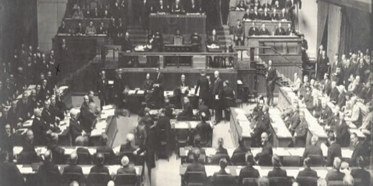 Anëtarët e delegacionit shqiptar në Konferencën e Gjenevës F.Noli, B.Blishishti, H Mosi në vitet  1921-1924