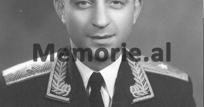 “Halim Xhelo më tha; kjo që bëhet në Shqipëri, ndodh vetëm me zezakët në SHBA-ës. Më vrisni, varmëni, ashtu siç keni varur të tjerët, dhe thoni se…”/ Dëshmia e rrallë e ish-gardianit