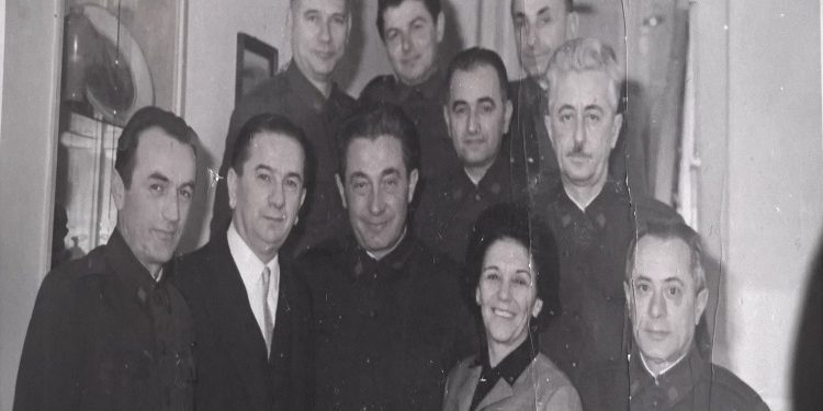 “Gjatë mbledhjes së Këshillit të Mbrojtjes, kur Mehmeti kundërshtoi Enverin, për shkarkimin e Bejto Isufit, në kulmin e nervozizmit, Hoxha i tha…”/ Kujtimet e ish-shefit të Shtabit të Ushtrisë