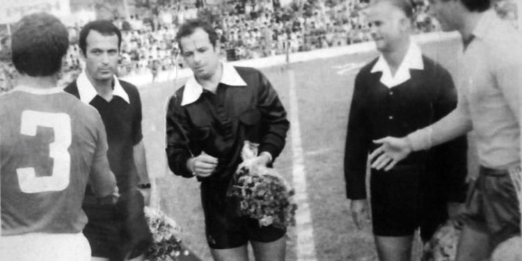 “Në hetuesinë e Beratit, pashë mbi 50 tifozë të arrestuar, që i mbanin me një këmbë dhe…”? Dëshmia e rrallë e arbitrit të “betejës” ‘Dinamo’ – ‘Naftëtari’, e 5 qershorit ’88, që alarmoi Tiranën