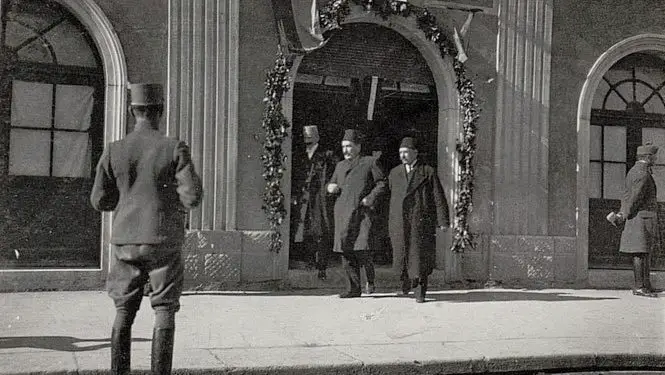 “Negociatori me Prengë Pashën, ishte Mustafa Kruja, që gëzonte respektin e princit mirditas dhe ranë dakort që t’i printe kryengritjes, kurse Esad Pasha…”/ Libri i Dr. Nikoll Loka