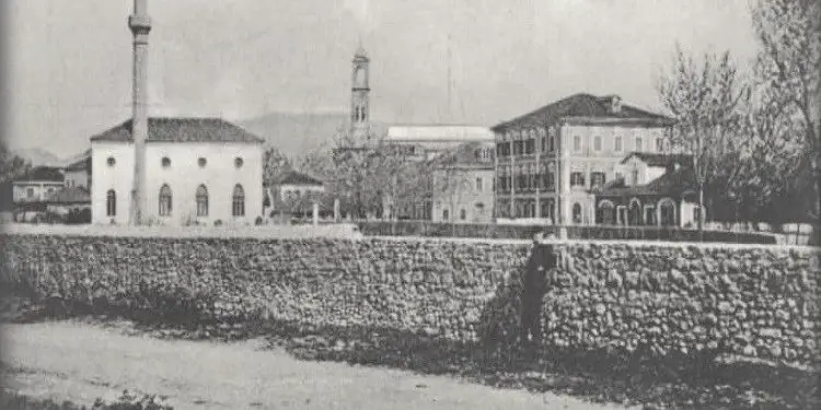 Fotografi me pamje të qytetit të Shkodrës rreth viteve 1879 – 1942