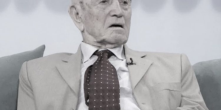 “Asllan Rusin, që na e kërkonin ekipet më të mira të Europës, ma hoqën nga sporti dhe Sigurimi e shtroi në psiqiatri, pasi dashuronte vajzën e Enverit…”/ Historia tragjike, e legjendës së volejbollit shqiptar