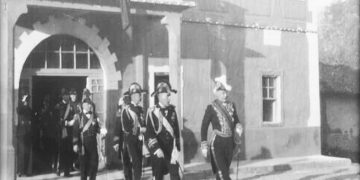 Pamje nga vizita e delegacionit italian në Shqipëri nën kryesinë e admiral Roberto në prill 1930