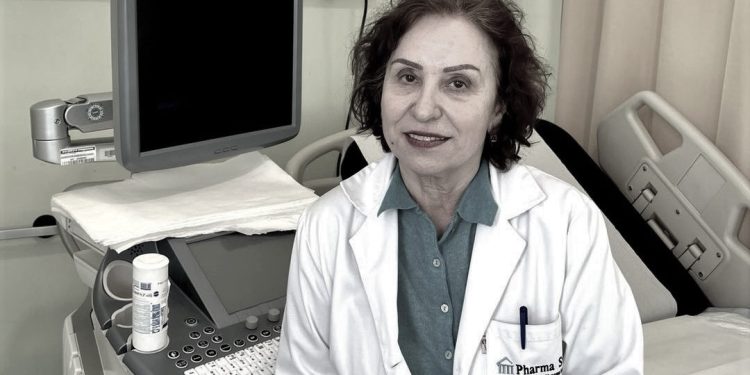 “Në fshatin e thellë Vallas të Oblikës, nëna e re, s’na e jepte fëmijën ta çonim në spital, pasi atje i kishin vdekur dhe katër të tjerë…”/ Rrëfimi tronditës i mjekes nga Shkodra