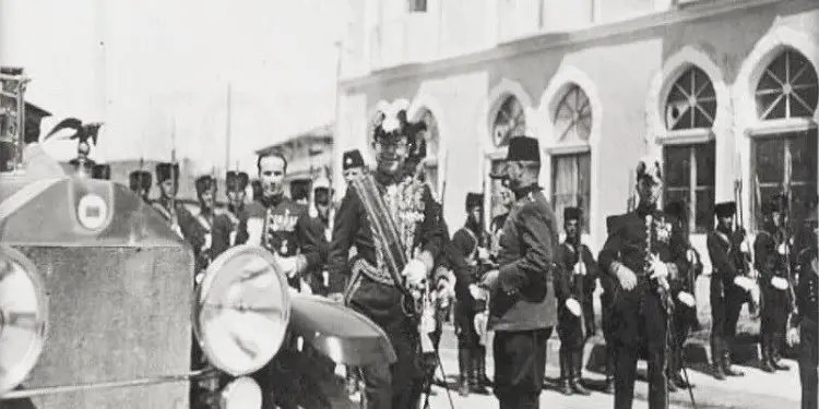 Pamje nga vizita e delegacionit italian në Shqipëri nën kryesinë e admiral Roberto në prill 1930
