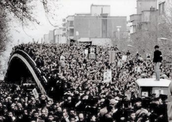 “Ne e dimë se, Hua Kuo Feni, kur u kthye nga Beogradi, ndaloi në Teheran, bisedoi e hëngri bukë me Shahun e Iranit, Palehvin, kur në rrugët e atij qyteti…”/ Ditari politik i Enver Hoxhës, në ’79-ën