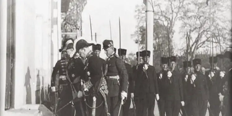 Pamje nga vizita e delegacionit italian në Shqipëri nën kryesinë e admiral Roberto në prill 1930