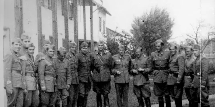 “Familja boshnjake e mbajti amanetin për varrin e partizanit mirditor, që u vra nga shokët e…”/ Historia tragjike e Frrok Fushës, si i’u gjetën eshtrat pas 70 vitesh në Vishegrad?!