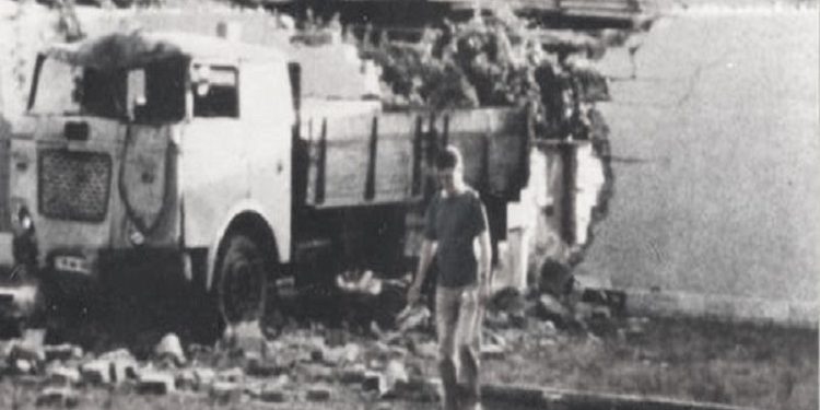 “Te ambasada italiane, në korrikun e ’90-ës, na lanë disa ditë pa bukë dhe Sigurimi i Shtetit na provokonte, vuri ushtarë të na pështynin dhe…”/ Dëshmia e rrallë nga Italia e piktorit të njohur antikomunist