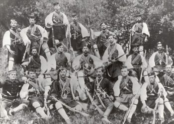 “Ismail Qemali, në vend që të përkujdesej për krijimin e një Xhandarmërie ose trupi ushteriak, u muar me çështjet e bankës dhe tramvajve…”/ Libri i priftit nga Përmeti në 1917-ën