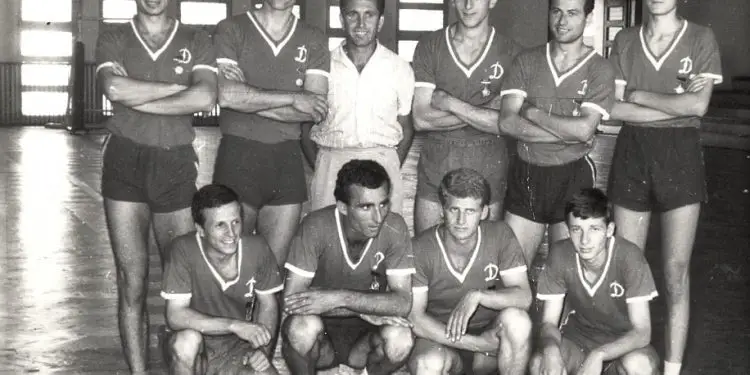 “Si na e humbi ndeshjen arbitri gjermano-perëndimor në Hagë, vetëm pse ne vinim nga një vënd komunist dhe…”/ Historia e panjohur e djemve të Xhel Kojës së “Dinamos”, që tronditi parketet e Evropës