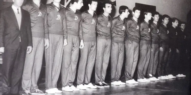 “Si na e humbi ndeshjen arbitri gjermano-perëndimor në Hagë, vetëm pse ne vinim nga një vënd komunist dhe…”/ Historia e panjohur e djemve të Xhel Kojës së “Dinamos”, që tronditi parketet e Evropës