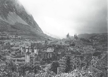 “Gruaja sapo pa thikën, i ra zali, greku i rrëmbeu foshnjën nga duart, ajo ulëriti, ajy plasi foshnjën përdhe dhe zuri pas zakonit që kanë grekërit, ta ç’nderonjë…”/ Libri i priftit nga Përmeti, i vitit 1917