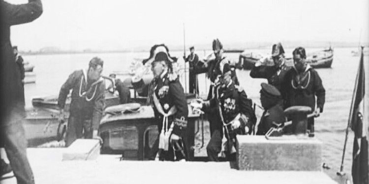 Pamje nga vizita e delegacionit italian në Shqipëri nën kryesinë e admiral Roberto në prill 1930