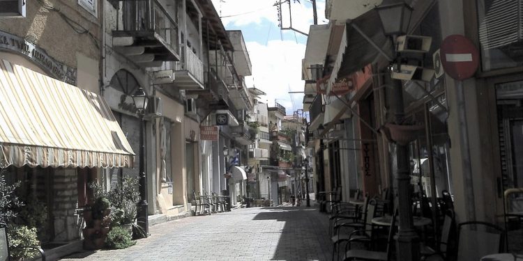 “Më lidhni sitë, – më thotë shpesh nëna ime, – e më lëshoni në Qafën e Botës, e gjej vetë vendin tënë dhe po të jetë natë, se…”/ Reportazh; “Çamëria”, dhimbje që e mbart me vete…!