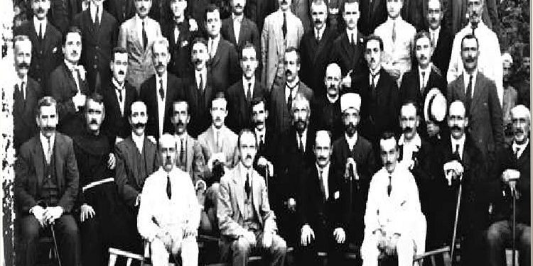 “Pasi ishte deputet në Parlamentin e parë shqiptar, Ali Koprencka, emigroi si fanolist dhe u kthye në atdhe me amnistinë e 1928-ës, e kur Zogu i propozoi disa detyra, ai i tha…”/ Saga e bejlerëve të Skraparit