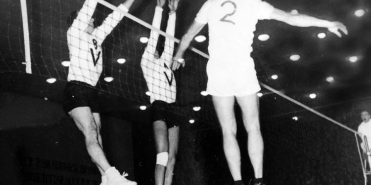 “Si na e humbi ndeshjen arbitri gjermano-perëndimor në Hagë, vetëm pse ne vinim nga një vënd komunist dhe…”/ Historia e panjohur e djemve të Xhel Kojës së “Dinamos”, që tronditi parketet e Evropës