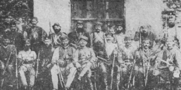 “Veqil Mitropoliti, tha; sot çfaq hidherimin, se Fuqit’e Mbëdha, Evropa e qytetëruar, na dënojnë neve që jemi fjesht Grekër dhe na japin ndër duar të barbarëve Shqiptarë” / Libri i priftit nga Përmeti, i vitit 1917