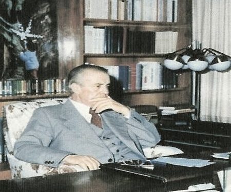 “Fitorja e Mosadekut dhe partisë ‘Tudeh’ në Iran, që mbështetet nga Moska e detyroi Shahun Palevi, të largohet për në Romë, por ndërhyri CIA…”/ Ditari politik sekret i Enver Hoxhës, në ‘79-ën