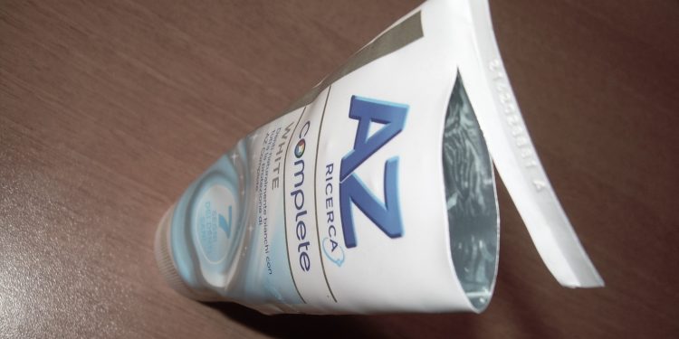 “Në Dortmund të RFGJ-së, në ’81-in, mashtruam shoqëruesin e ekipit, që ishte i Sigurimit dhe shkuam tek dyqani i magnetofonëve, pasi kishim folur me shitësin…”/ Dëshmia e ish-futbollistit të Kombëtares