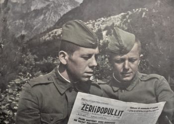 “Nexhipi me Demirin, ushtarë në Vlorë, pinë gjak dhe u bënë byrazerë, por kur u takuan vite më vonë në shtëpinë e Demirit, nëna e tij u tha…”/ Historia tronditëse e familjes nga Shalsi Elbasanit