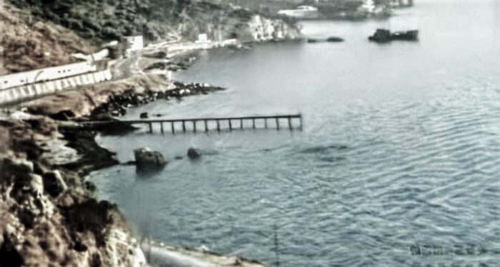 “Nexhipi me Demirin, ushtarë në Vlorë, pinë gjak dhe u bënë byrazerë, por kur u takuan vite më vonë në shtëpinë e Demirit, nëna e tij u tha…”/ Historia tronditëse e familjes nga Shalsi Elbasanit