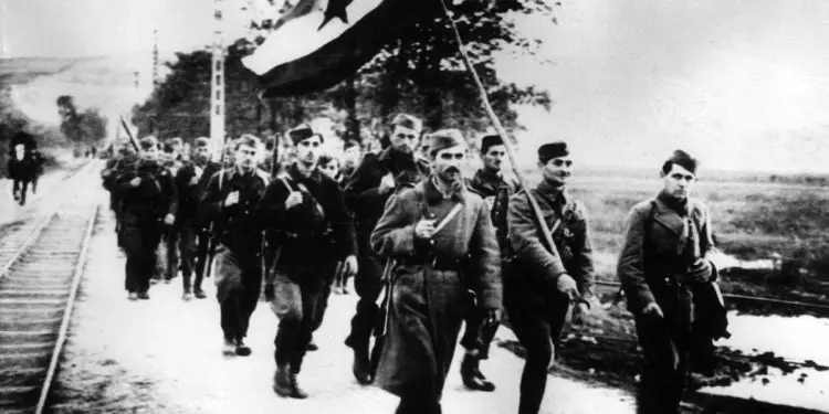 “Tempo, kërkonte që Haxhi Lleshi, të krijonte një batalion të ri në Dibër, me shqiptaro-maqedonas, ku krahas flamurit shqiptar, të valojë edhe…”/ Refleksionet e dy studiueseve të njohur