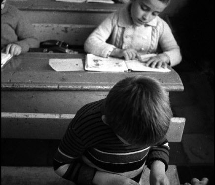 “Drejtori thirri disa profesorë reaksionarë dhe njërin e kërcënoi, duke e kapur për gryke, kurse nxënësve, ua përplasi kokën për muri dhe…”/ Zbulohet dokumenti tronditës, për Shkodrën e vitit 1948