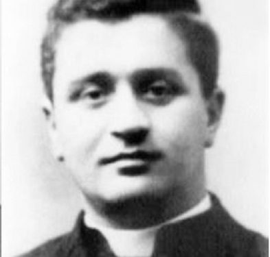 “Dom Lekë Sirdanin dhe Dom Pjetër Çunin, pasi i torturuan çnjerëzisht në seksionin e Koplikut, i hodhën të gjallë në një pus ujrash të zeza dhe…”/ Krimi makabër më 31 korrik 1948