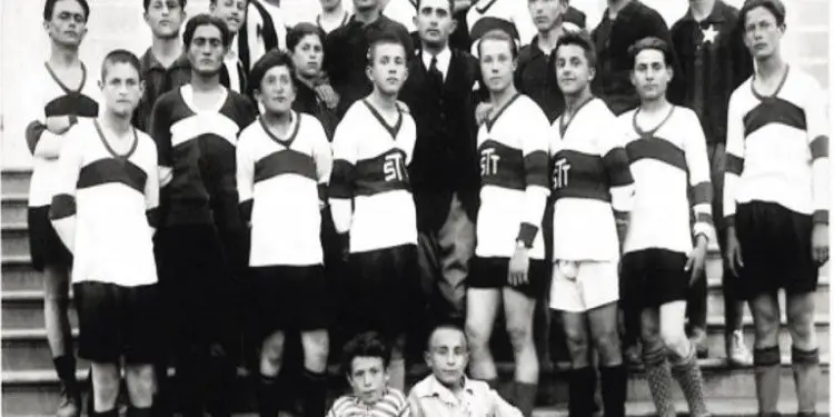 “Kur mamaja e dërgoi Alfredin te burgu, për t’i çuar babait disa pasta, me që ju fal jeta, policët ia hodhën fytyrës dhe i thanë: Ik ore, se yt atë u pushkatua…”/ Historia tragjike e përkthyesit të amerikanëve në Berat