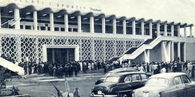 “Pallati i Sportit ‘Partizani’, u ndërtua për kampionatin e volejbollit të ushtrive të vëndeve mike, në ’63-in, por gjeneral Petrit Dume…”/ Historia e panjohur e ish-hangarit të avionëve italian