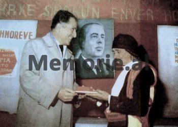 “Feçor Shehu nxori jashtë N., e cila takoi të dashurin e saj në Patra dhe ajo kishte shoqe të ngushtë K.P., mike e Feçorit, mjeke te lagja…”/ Letra e Mark Dodanit, për Hekuran Isain, në ’82-in