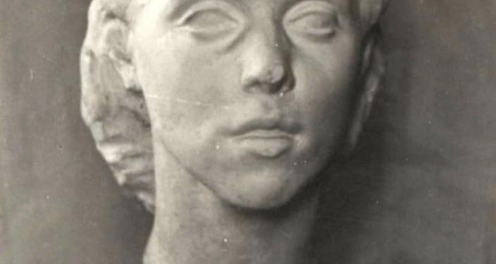 “Në Romë ajo njihet me piktorin shkodran Zef Kolombi dhe dashurohet me…”/ Historia e panjohur e artistes nga Kavaja, që krahasohej me skulptoren ruse, me famë botërore, Vera Muhinas