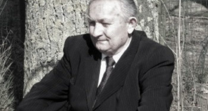 “Nexhipi me Demirin, ushtarë në Vlorë, pinë gjak dhe u bënë byrazerë, por kur u takuan vite më vonë në shtëpinë e Demirit, nëna e tij u tha…”/ Historia tronditëse e familjes nga Shalsi Elbasanit