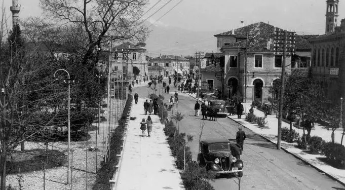 “Drejtori thirri disa profesorë reaksionarë dhe njërin e kërcënoi, duke e kapur për gryke, kurse nxënësve, ua përplasi kokën për muri dhe…”/ Zbulohet dokumenti tronditës, për Shkodrën e vitit 1948