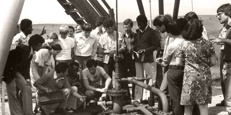 “Në Moskë u njoha me Ivettën, studente e akademisë baletit, bionde fytyrë ëmbël e, me një trup të bukur, të cilën pasi e çova në disa lokale dhe kinema, u kthyem tek konvikti…”/ Kujtimet e inxhinierit të naftës