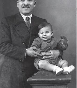 “Është vështirë të kujtohen festat fetare, martesat apo varrimet e izraelitëve të Vlorës, pa imazhin e figurës të përunjur, të Jehuda Saretës dhe…”/ Saga e familjeve hebre në Shqipëri